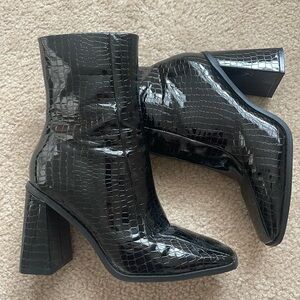 Nasty Gal Black Leather Crocodile Texture Boot Size 9/Eur 39